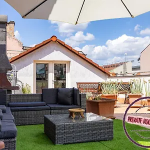 Center Penthouse - Huge Terrace And Free Parking - Tram/metro - Ac Apartment