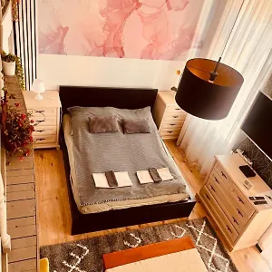 Apartament Kalvaria With Balcony, Free Parking And Ac, Budapeszt